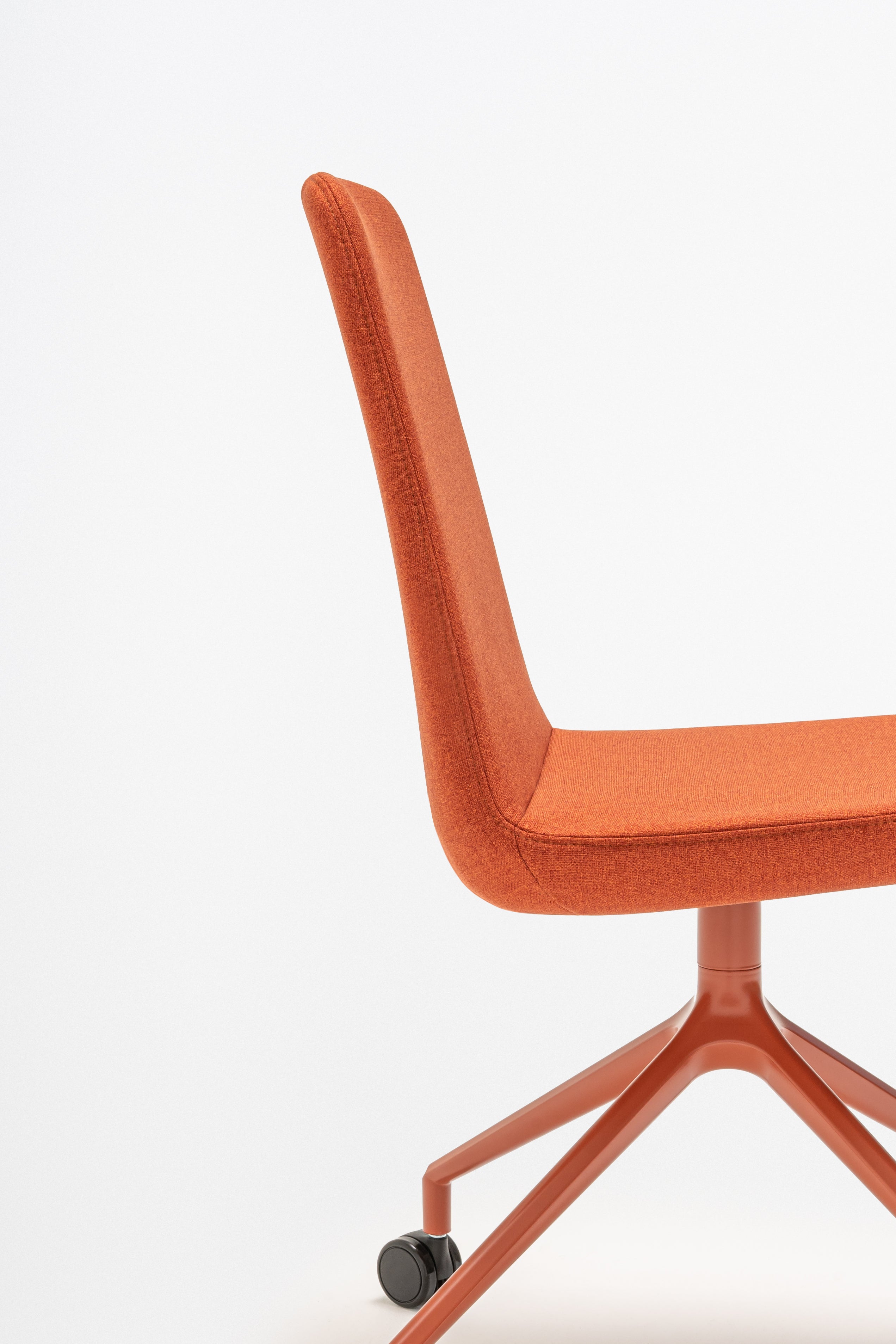 Ulti swivel chair aluminum base with wheels