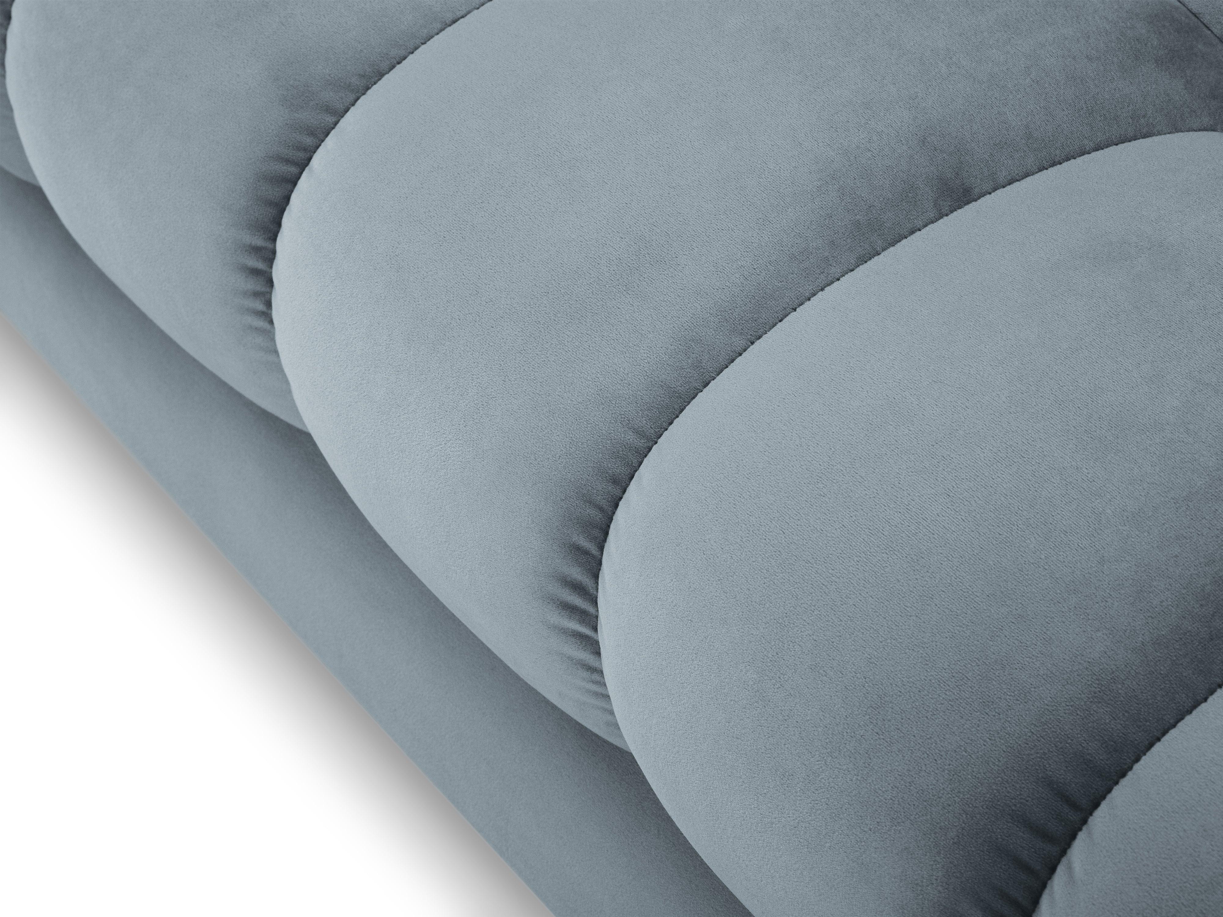 Sofa aksamitna 4-osobowa BALI jasnoniebieski ze złotą podstawą Cosmopolitan Design    Eye on Design