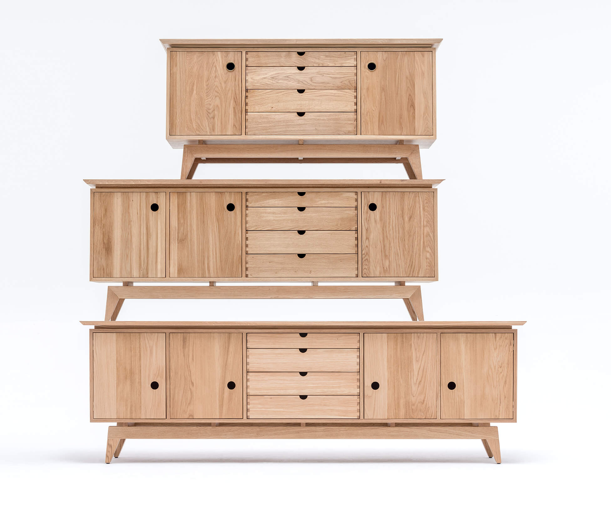 ST oak chest of drawers