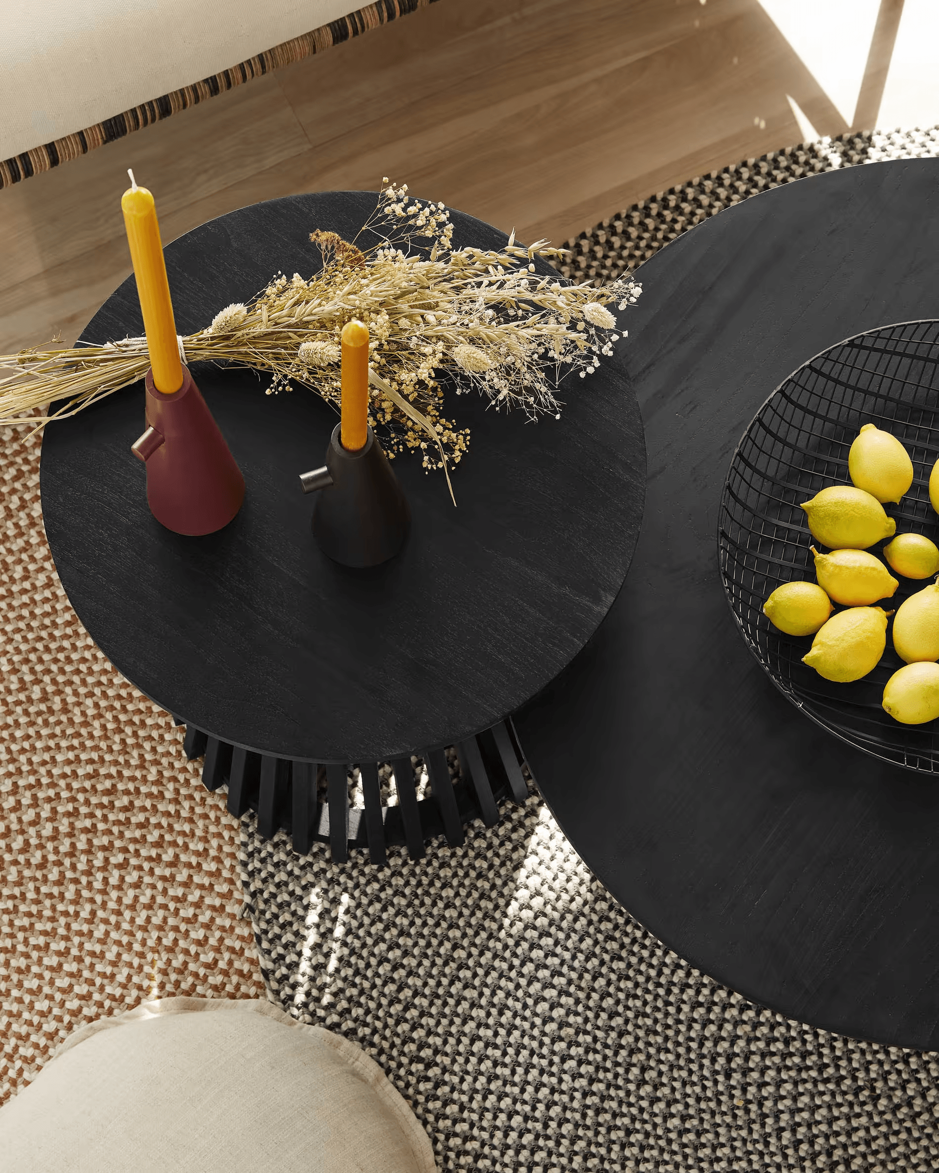 Stolik kawowy JEANETTE czarne drewno mindi La Forma    Eye on Design