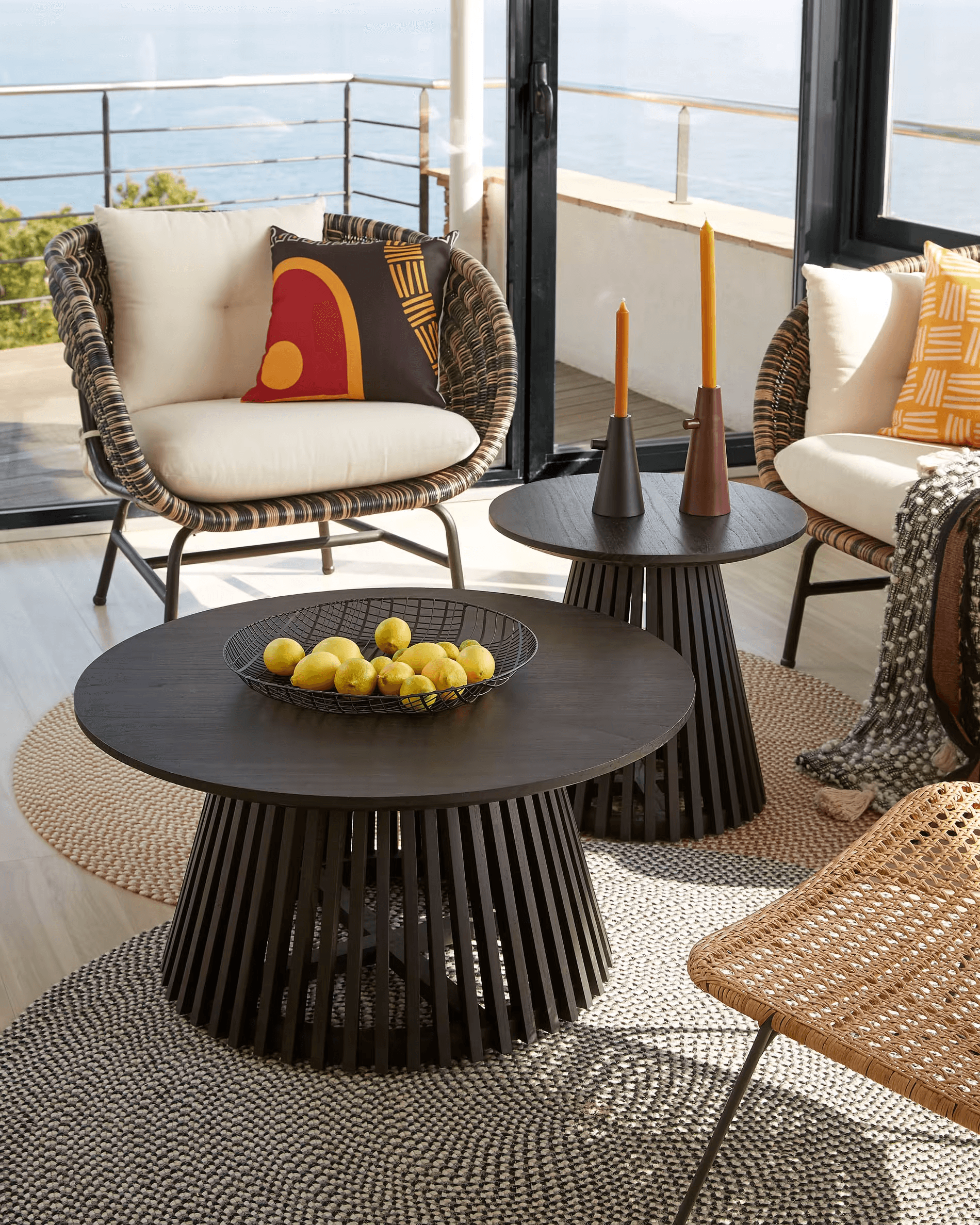 Stolik kawowy JEANETTE czarne drewno mindi La Forma    Eye on Design