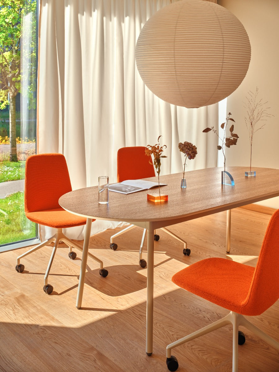 Ulti swivel chair aluminum base with wheels