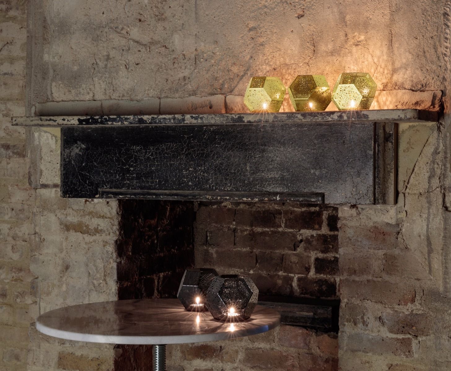 Świecznik ETCH mosiężny – Tom Dixon