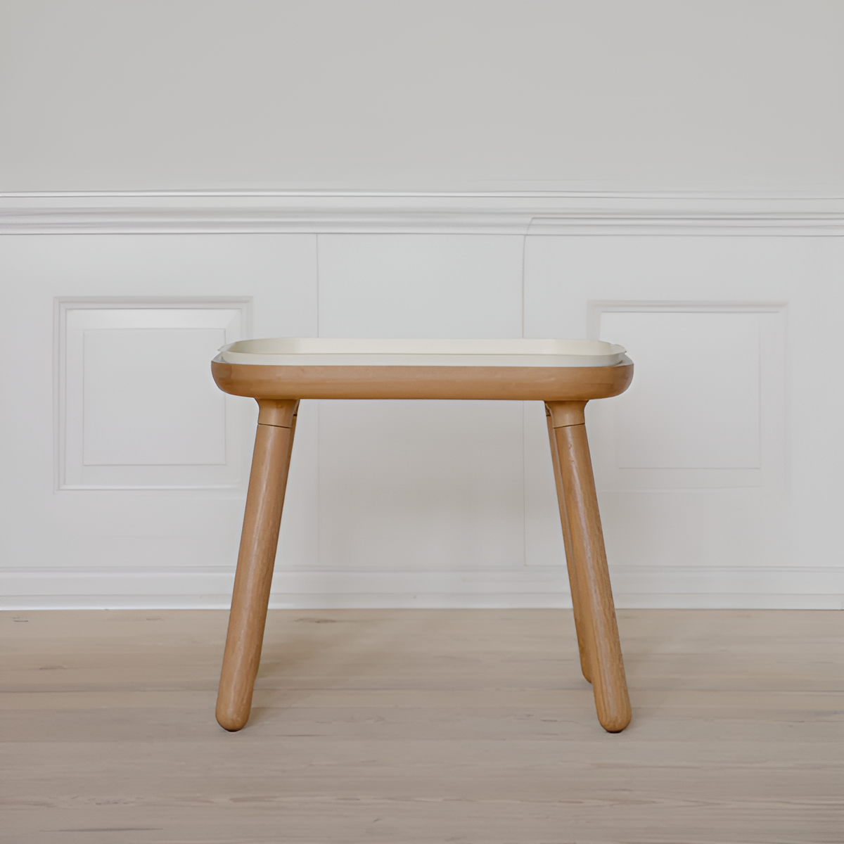 Antracytfarbener PAFF-Tisch mit Eichenbasis