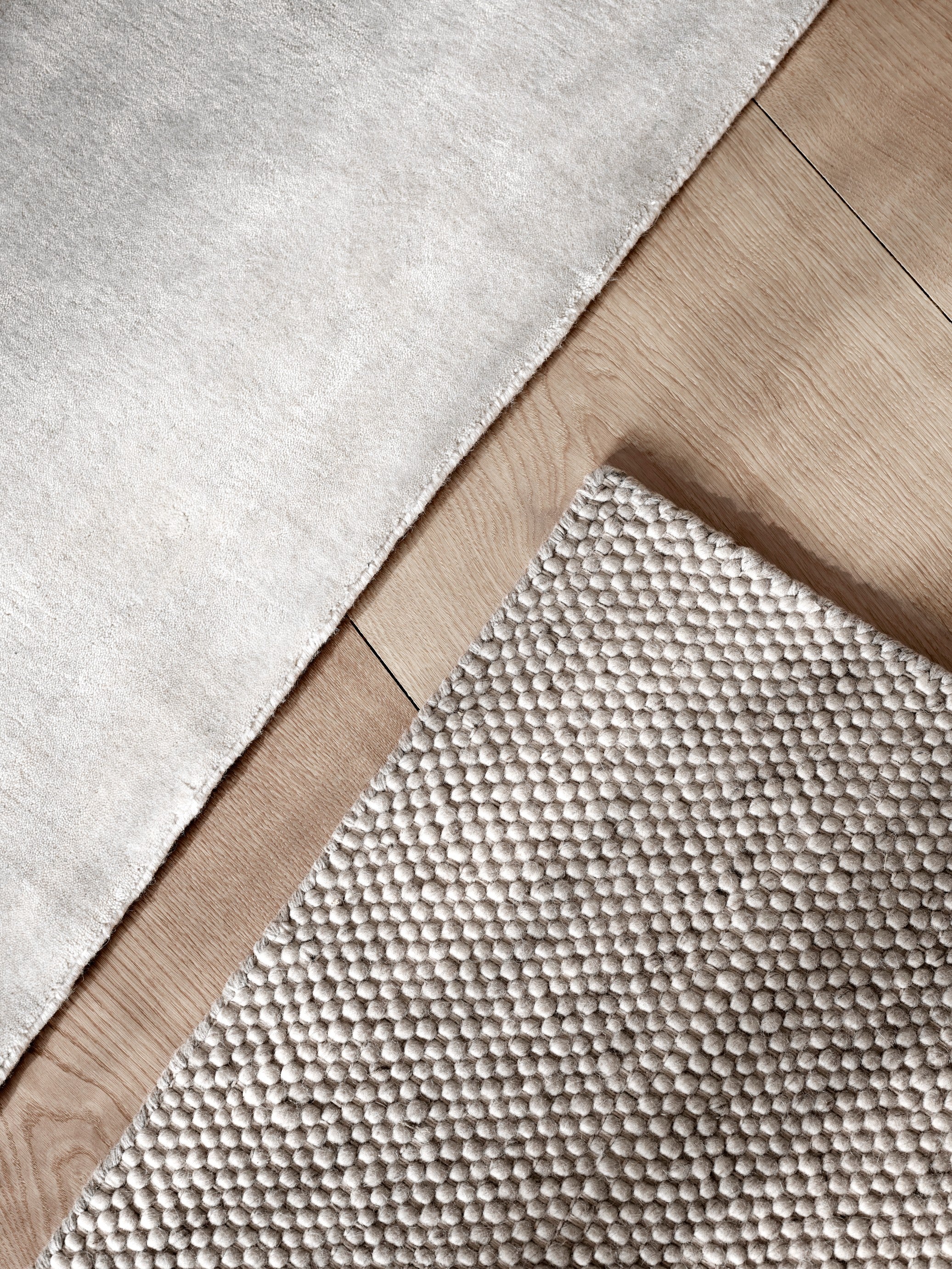 Carpet 145 light gray wool and bamboo blend