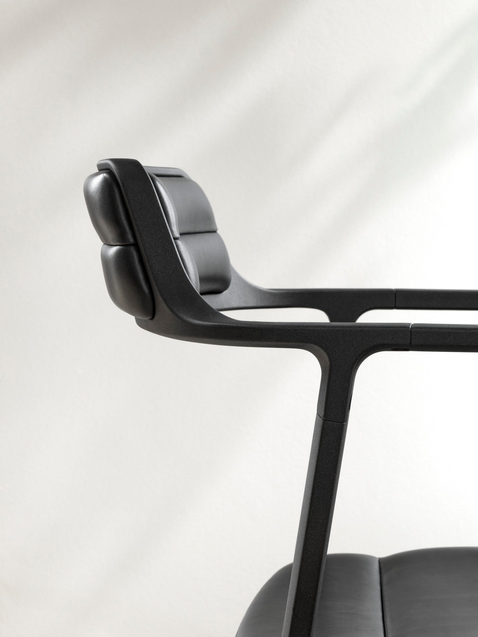 Stuhl 451 schwarze Leder mit schwarzem Metallgestell