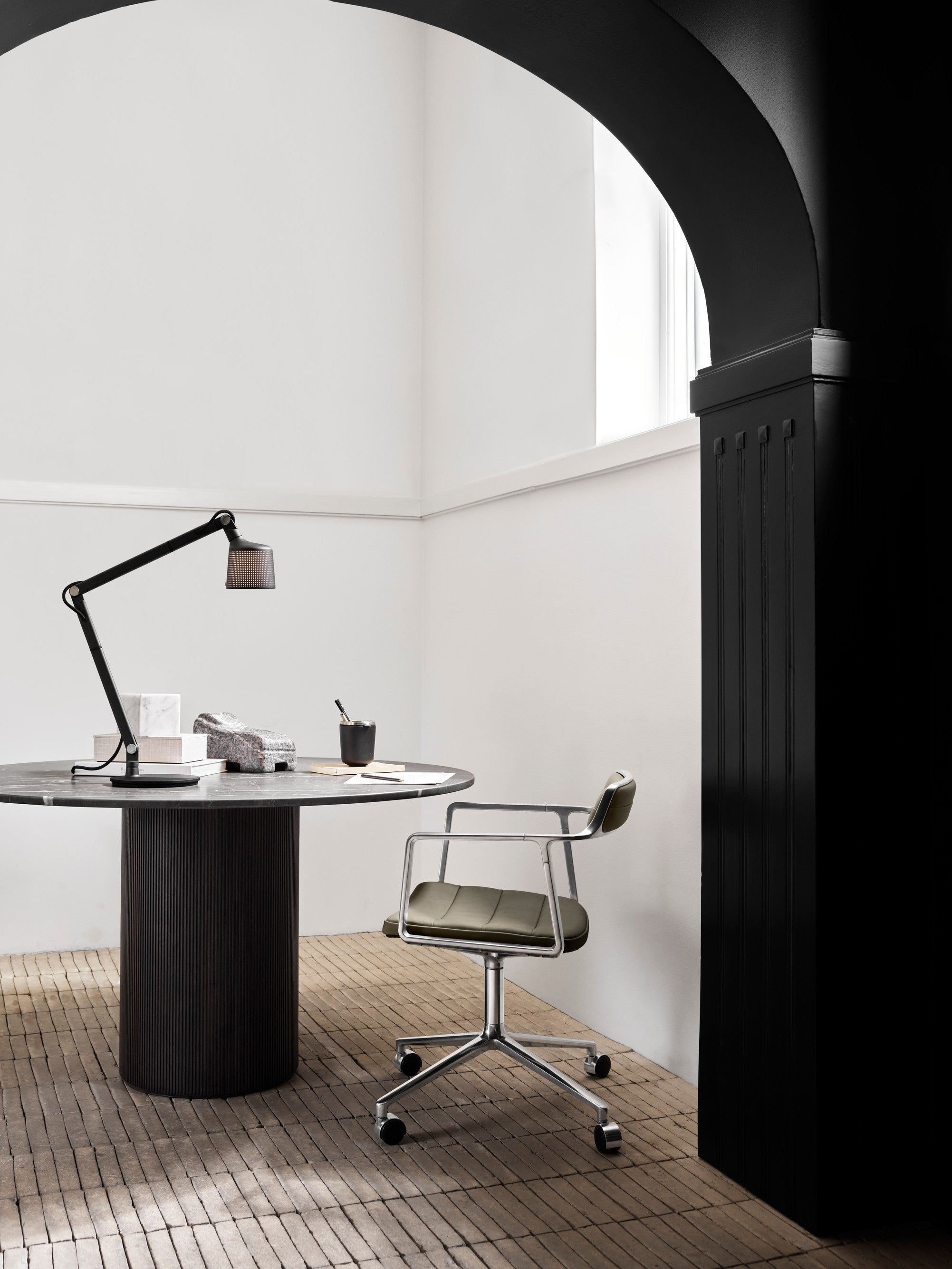 Bürostuhl 452 grüne Leder mit Metallbasis