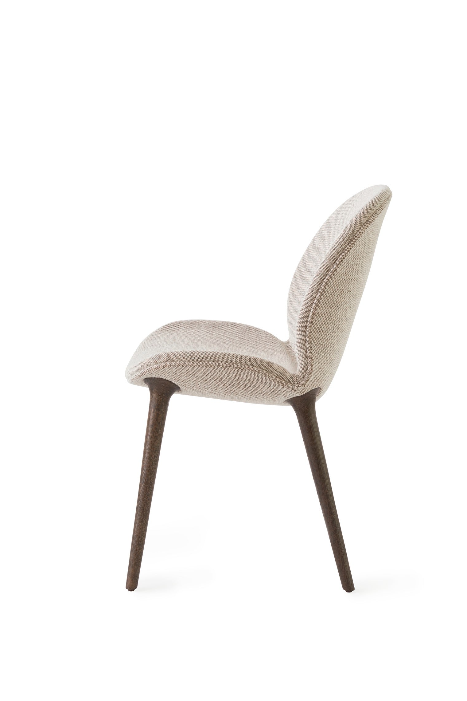 Stuhl LODGE beige mit dunklem Eichenfuß