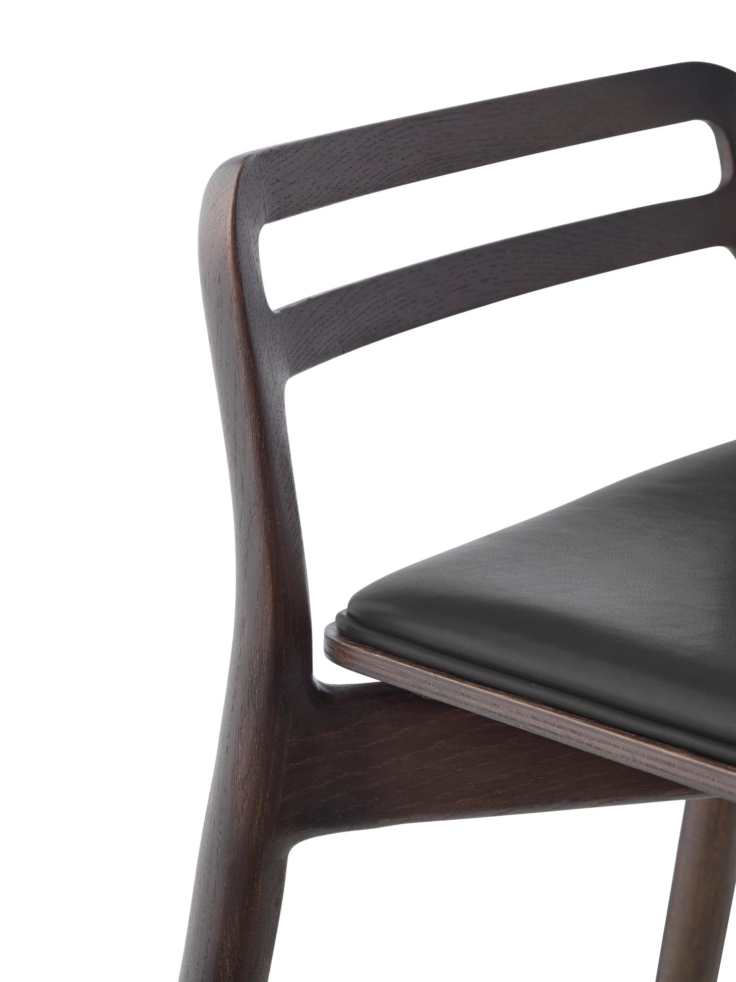Hocker CABIN schwarze Leder mit dunklem Eichenfuß