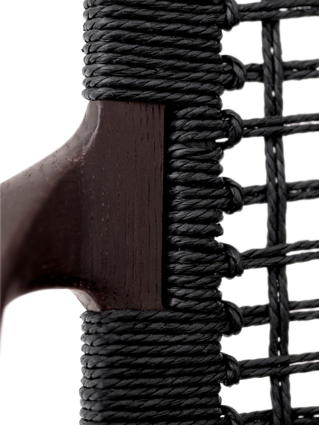 Sessel CABIN schwarze Leder mit dunklem Eichenfuß