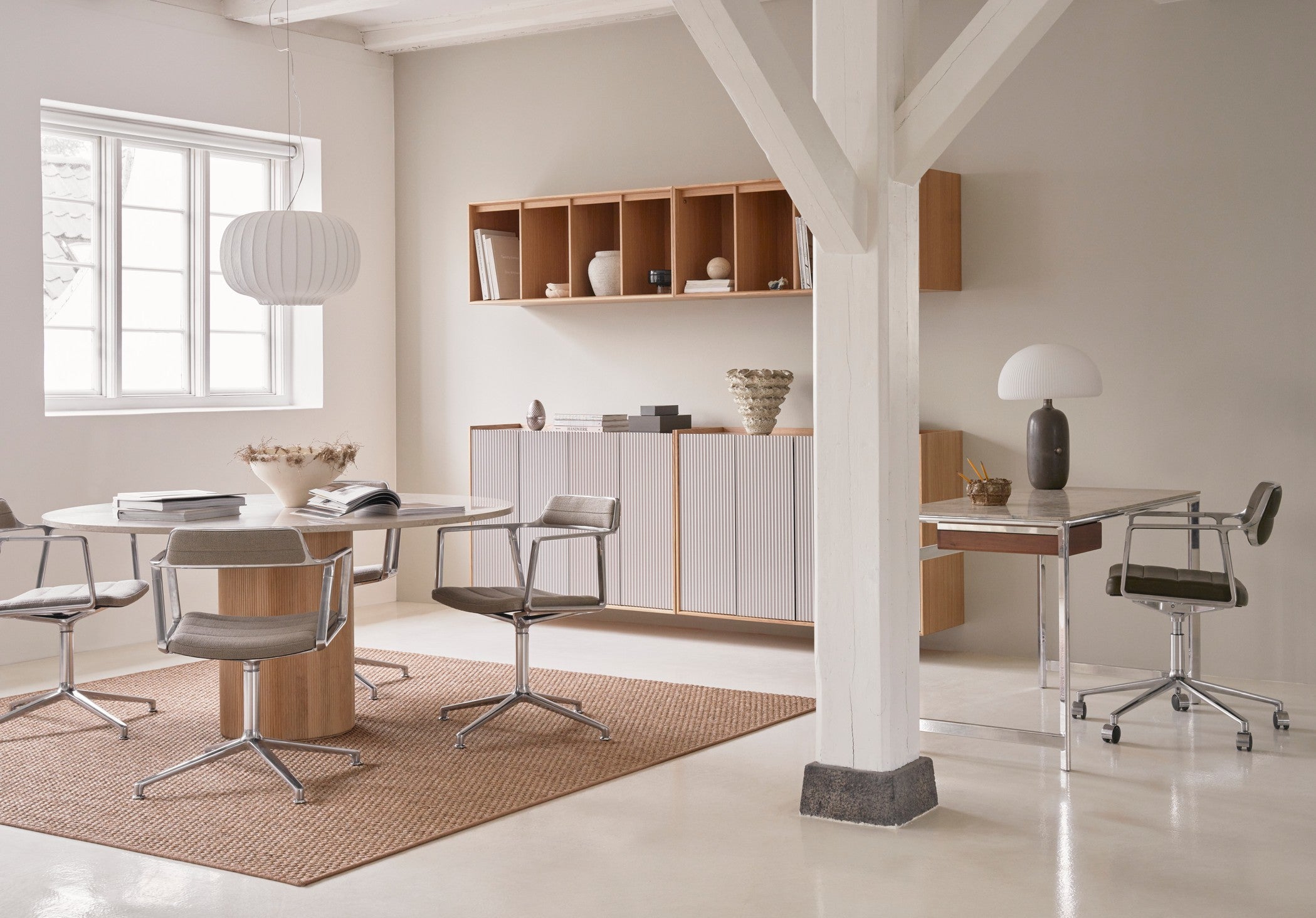 Bürostuhl 453+ schwarze Leder mit Metallbasis