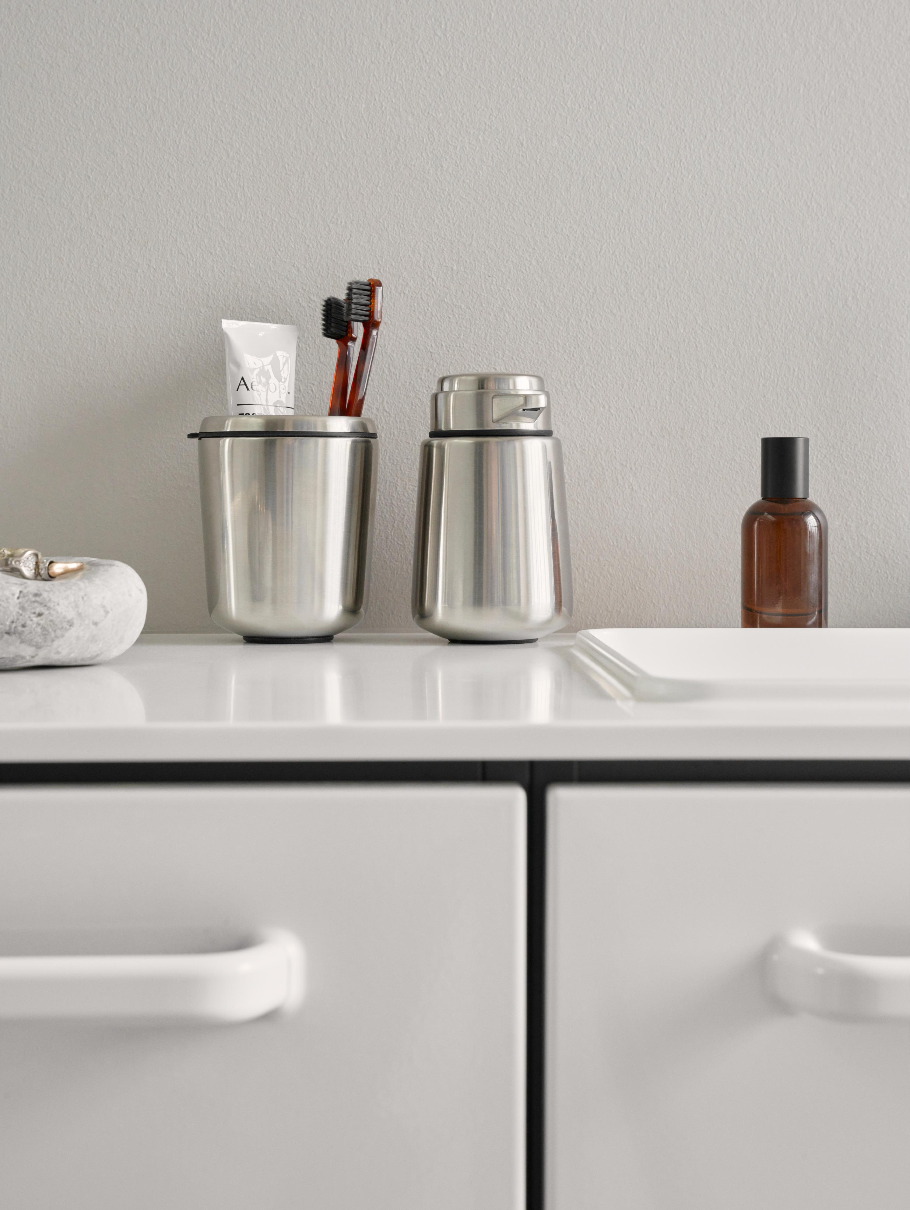 VIPP Steel Toothbrush Holder