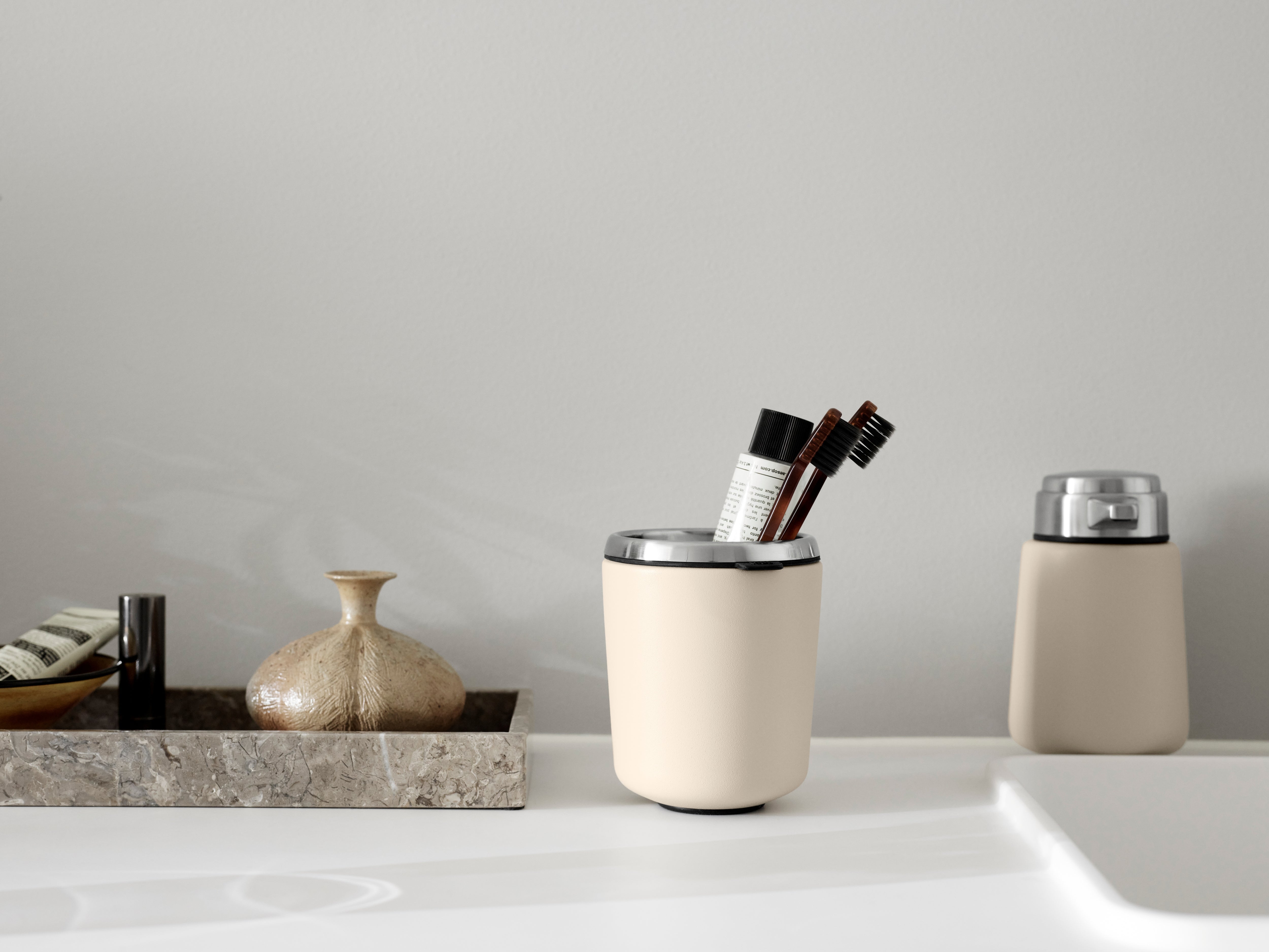 VIPP Beige Toothbrush Holder