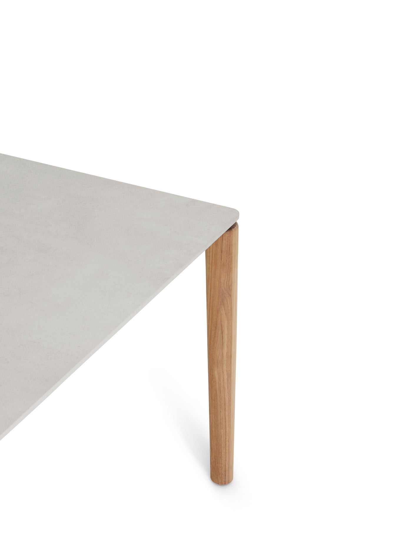 Stół zewnętrzny 718 ceramiczny blat z drewnianą podstawą na taras i do ogrodu – Vipp