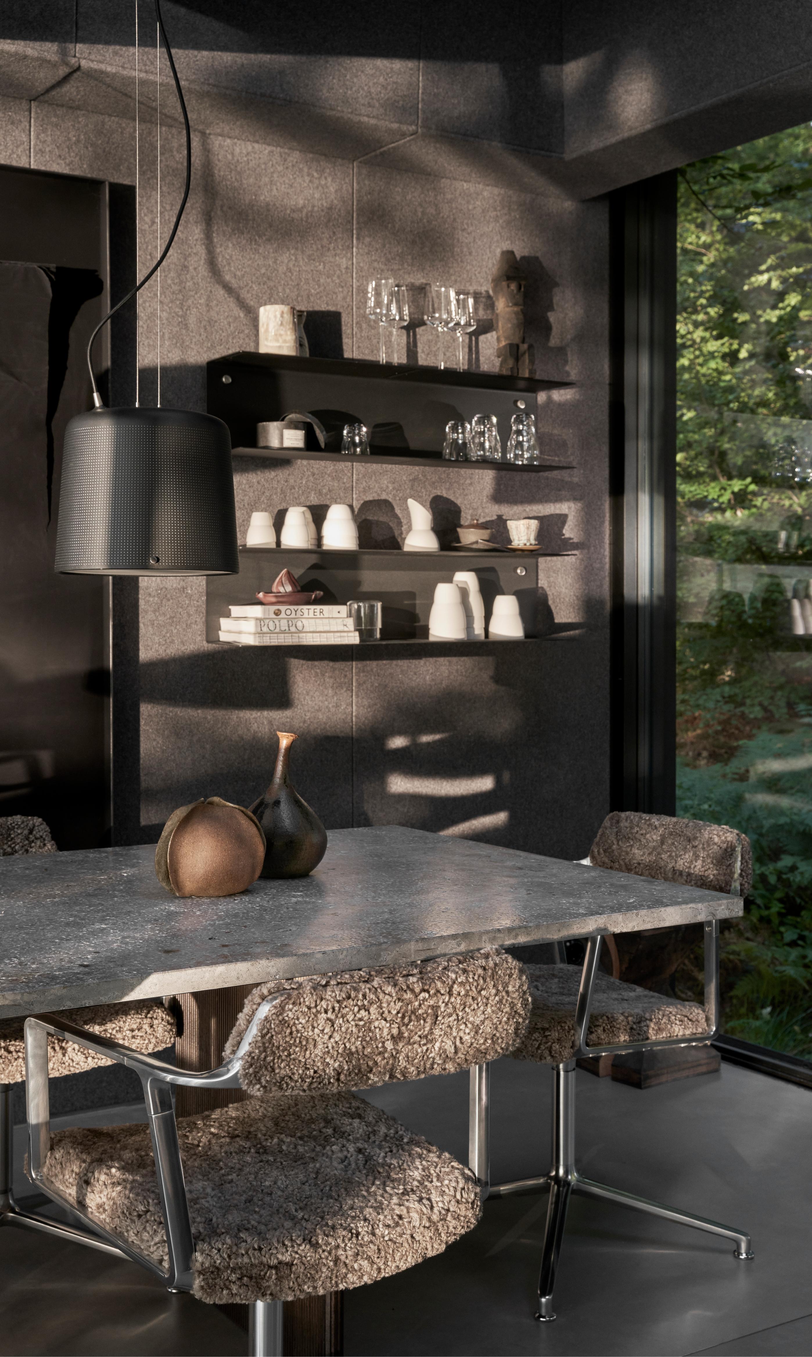 Hanging Shelf VIPP Black