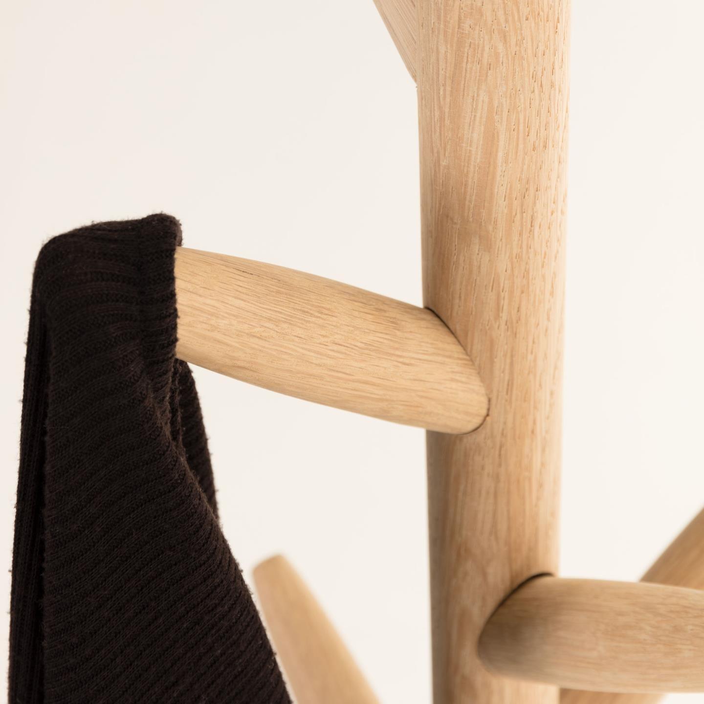 Wieszak NATANE lite drewno brzozowe – Kave Home