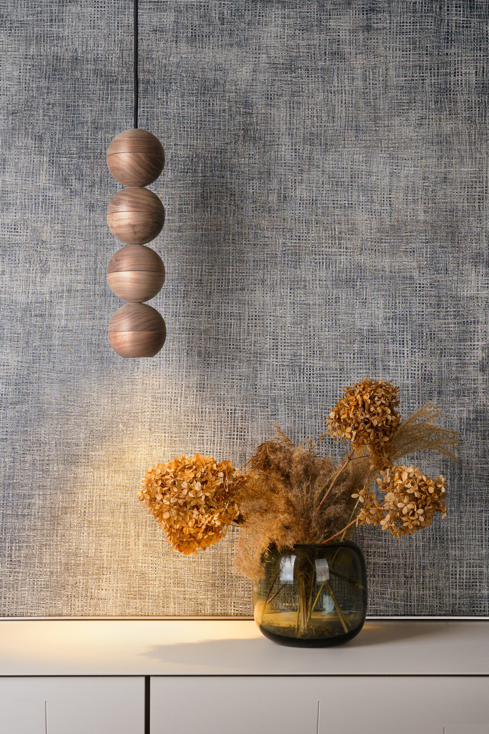 WOODOO Pendelleuchte aus massivem Nussbaumholz