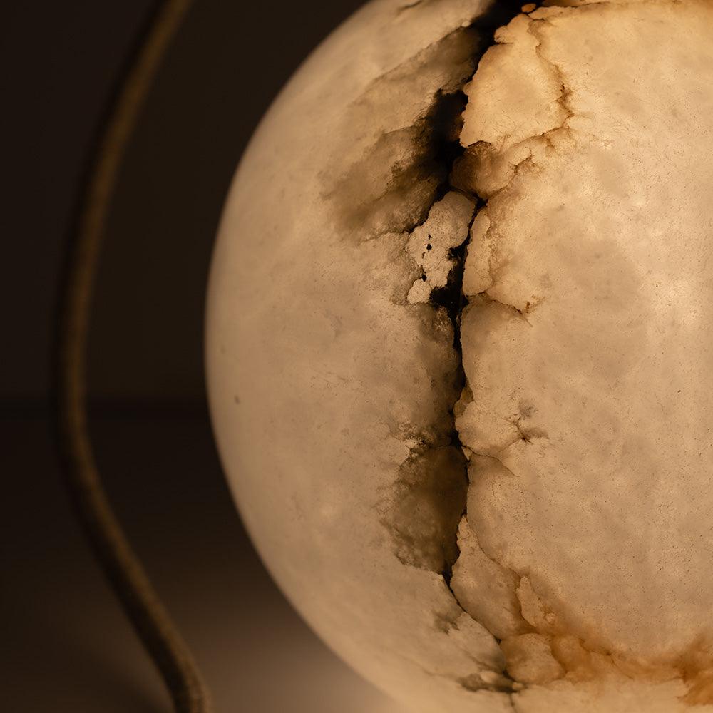 Żyrandol alabastrowy SELENE mosiężny Embassy Interiors    Eye on Design