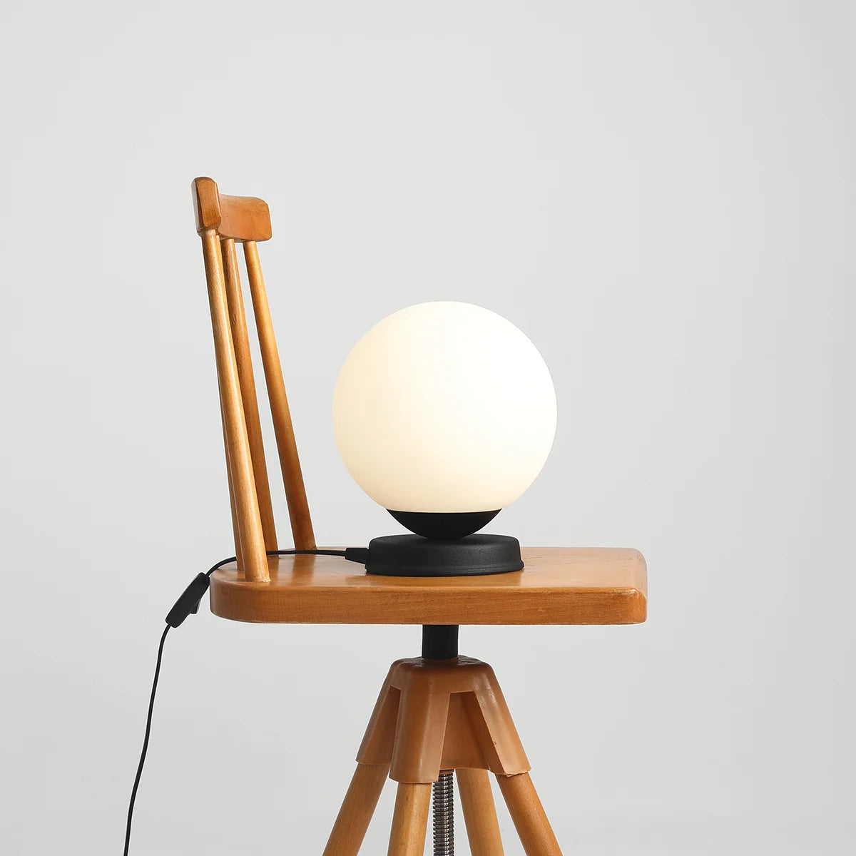 Lampa stołowa BALL czarny – Artera