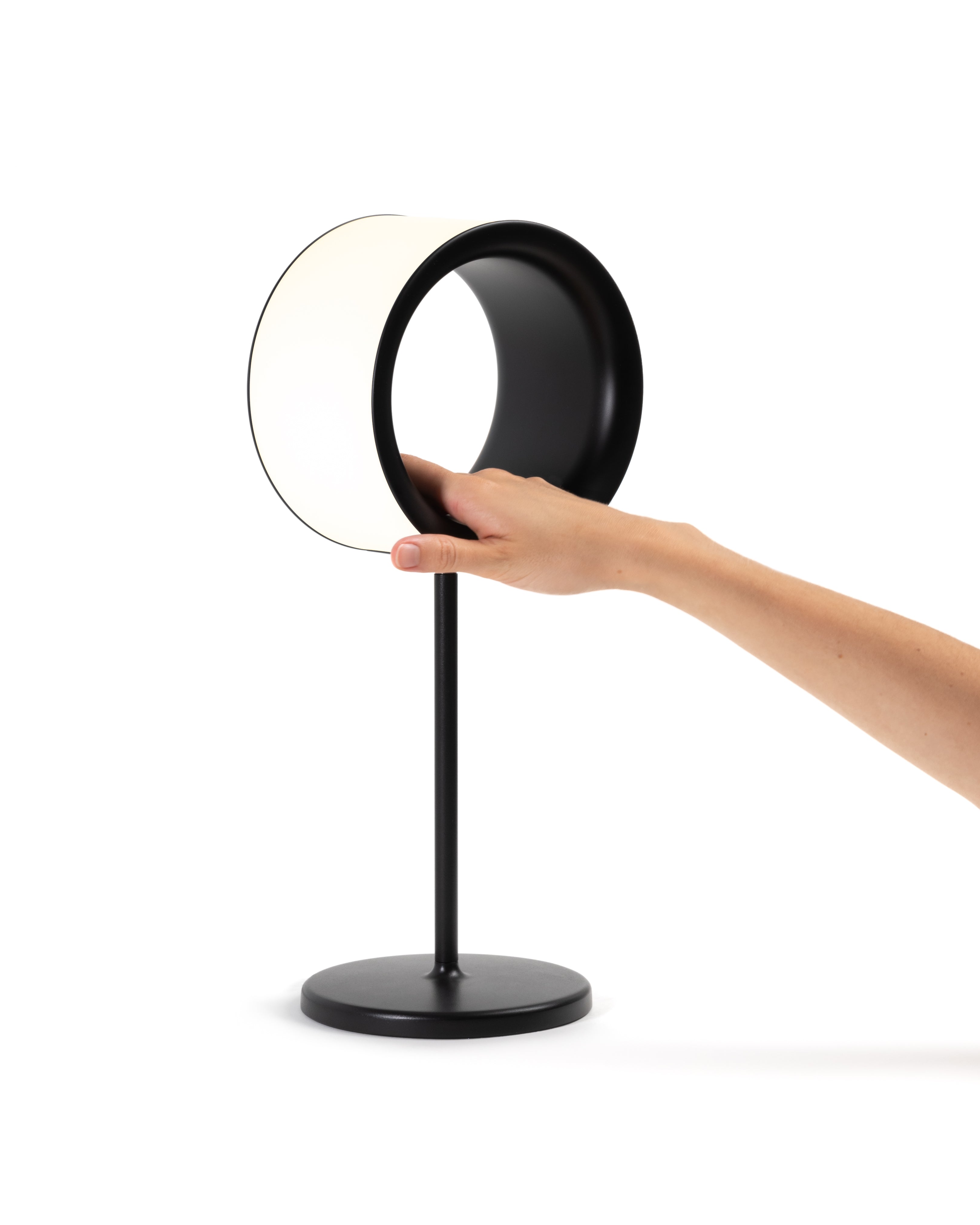 Lampa stołowa LOST Magis    Eye on Design