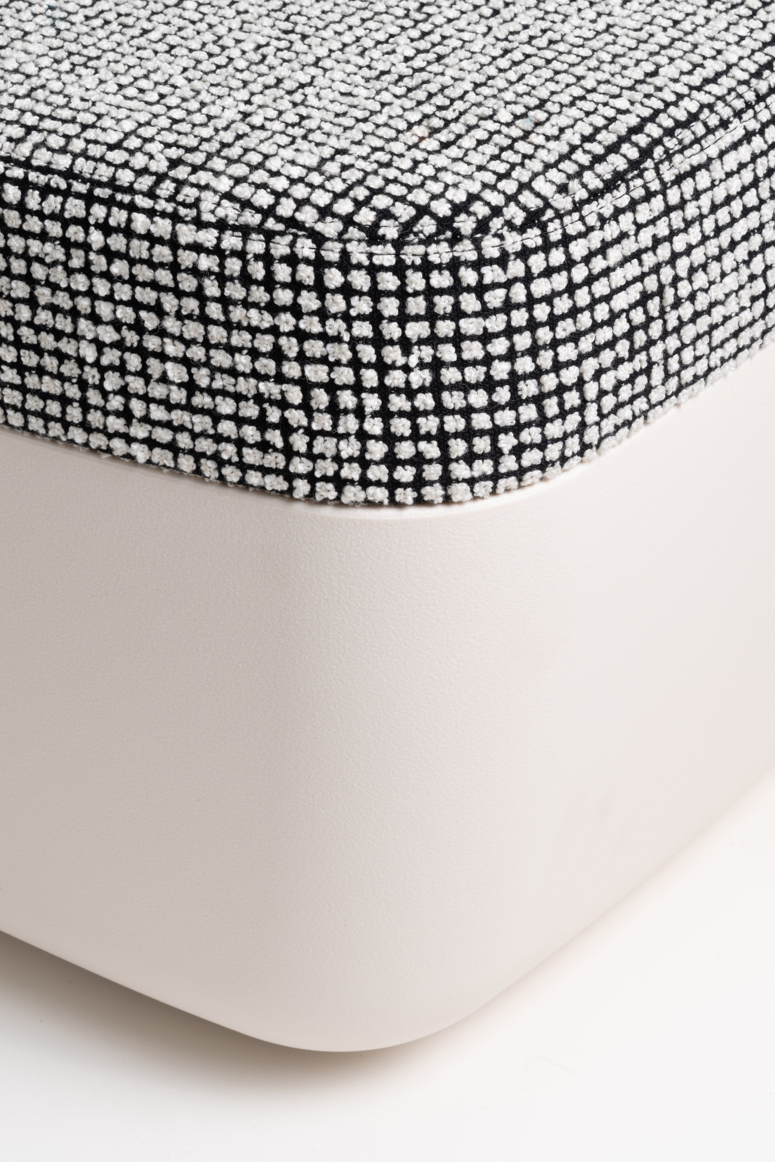 Fotel NIMROD pomarańczowy Magis    Eye on Design