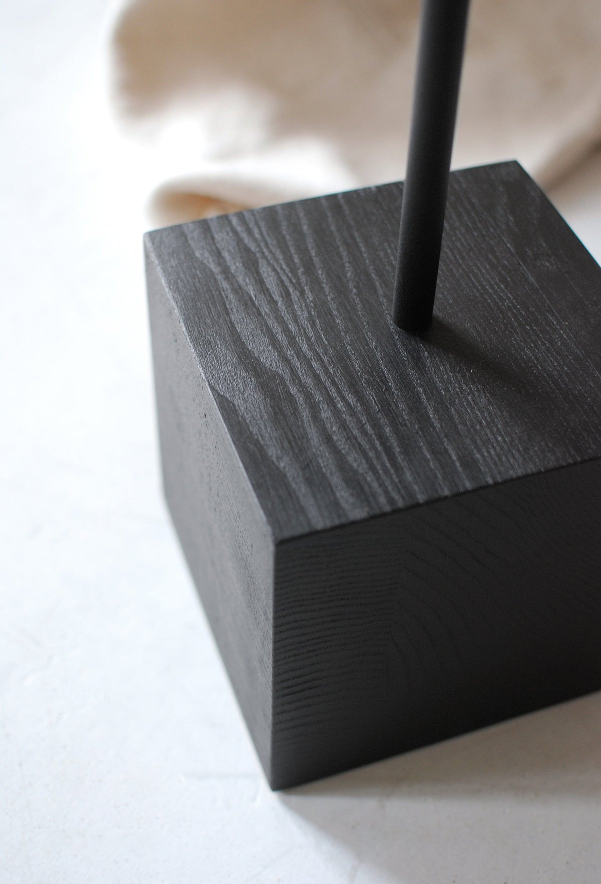 Stolik kawowy ROS jesion Salak    Eye on Design