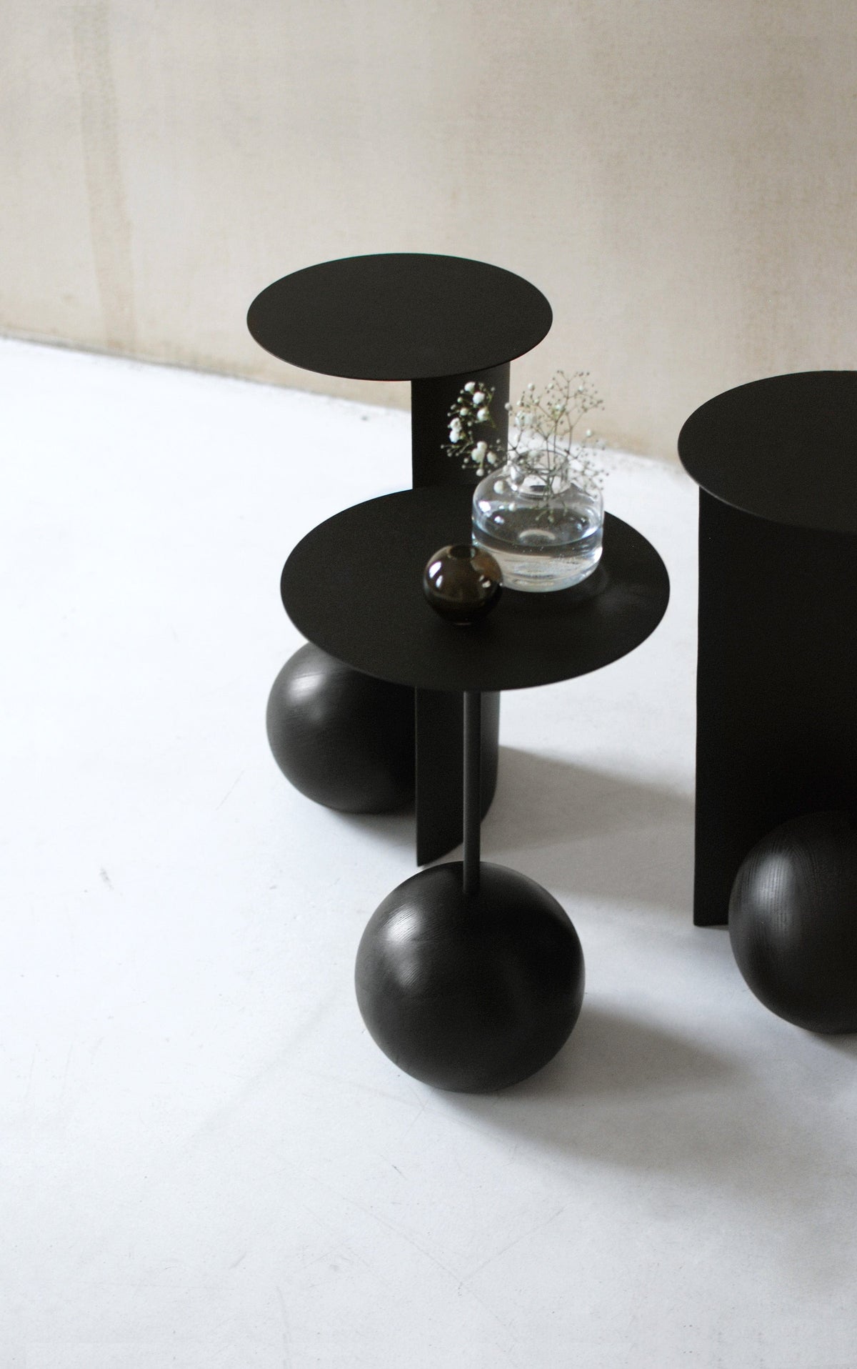 Stolik boczny SION jesion Salak    Eye on Design