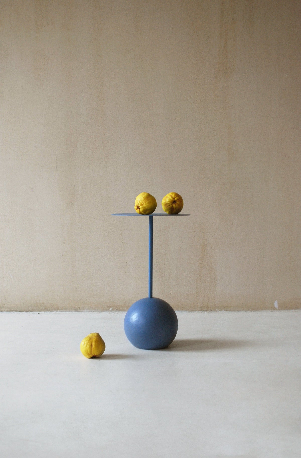 Stolik kawowy SU jesion Salak Niebieski   Eye on Design