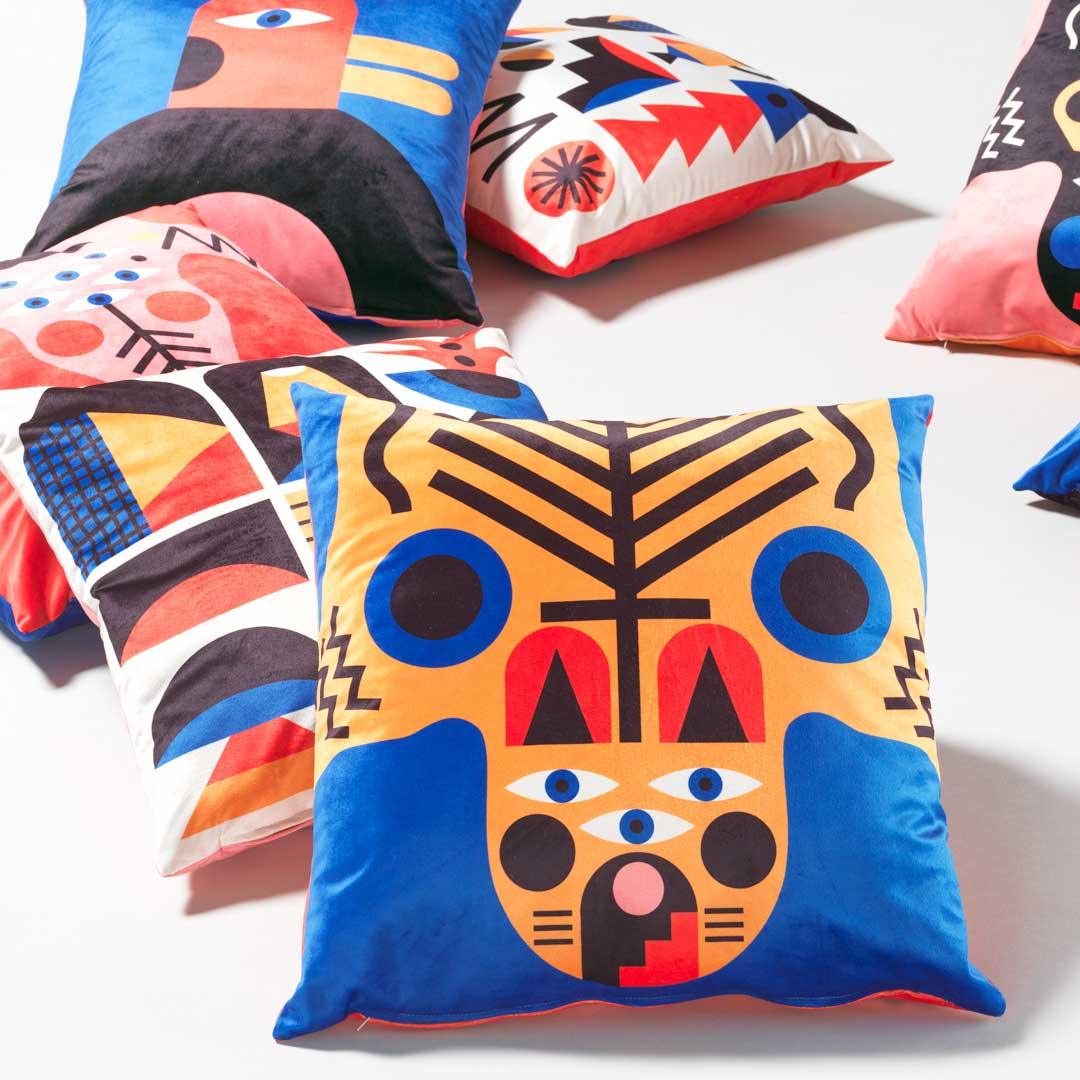 Poduszka dwustronna CROCOPINK Qeeboo    Eye on Design