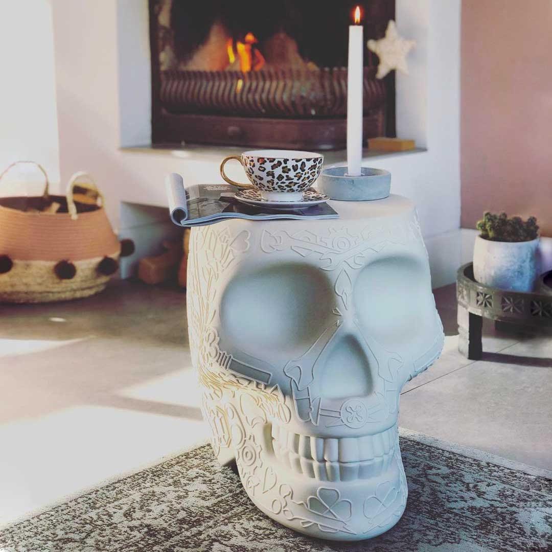 Stołek i stolik boczny MEXICO kremowy biały Qeeboo    Eye on Design