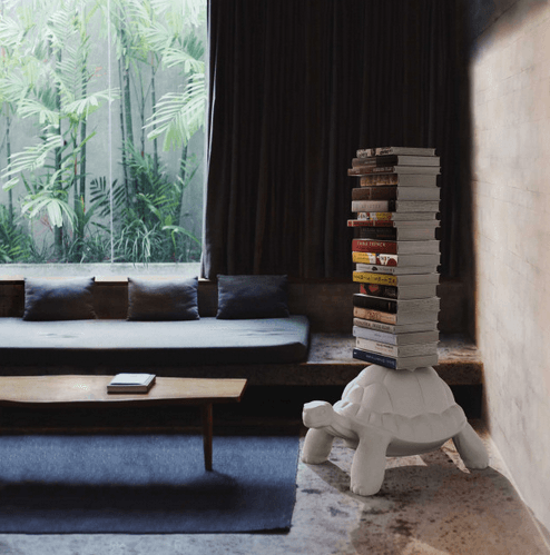 Szafka na książki TURTLE CARRY biała Qeeboo    Eye on Design